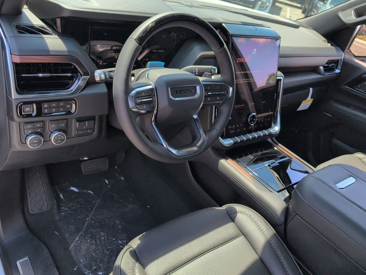 2026 GMC Yukon XL Denali - Photo 10