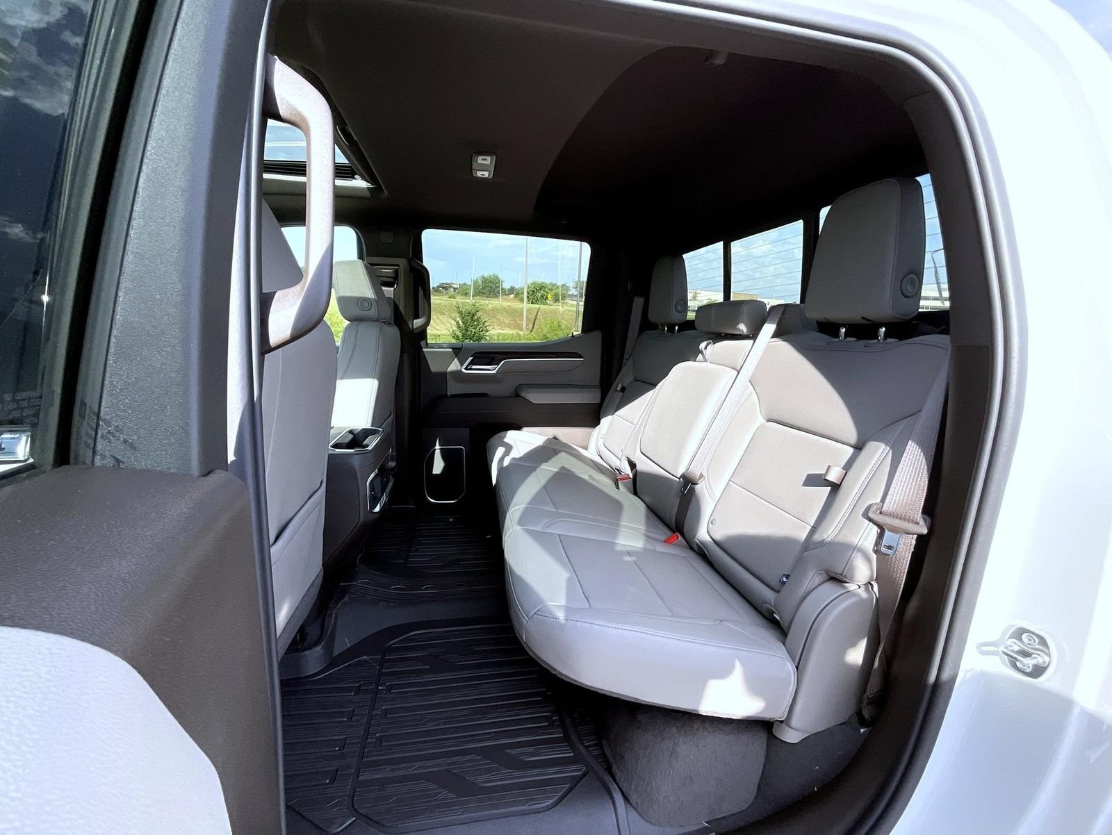 2026 GMC Sierra 1500 SLT - Photo 19