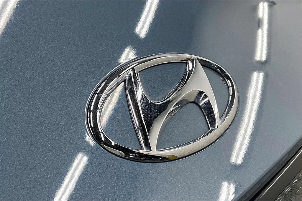 Used 2024  Hyundai SE image 7