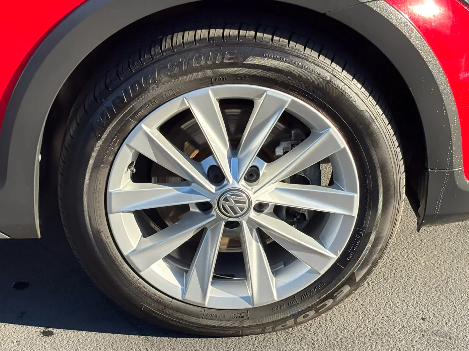 Used 2018 Tornado Red Volkswagen SE image 29