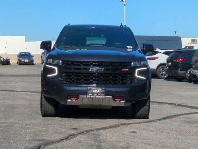 Used 2024 Dark Ash Metallic Chevrolet Z71 image 3