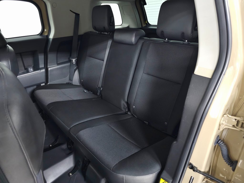 2014 TOYOTA FJ CRUISER - Image 26