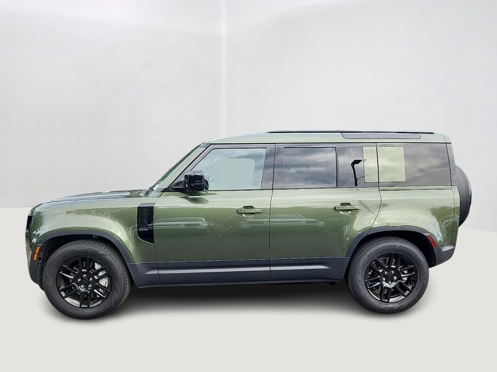 Used 2026 Woolstone Green Metallic Land Rover S image 7