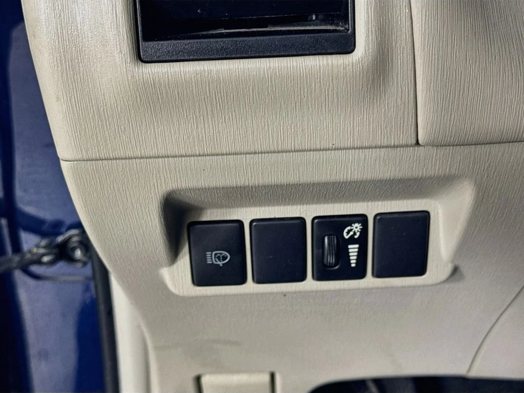 Used 2013 Blue Toyota Five image 10