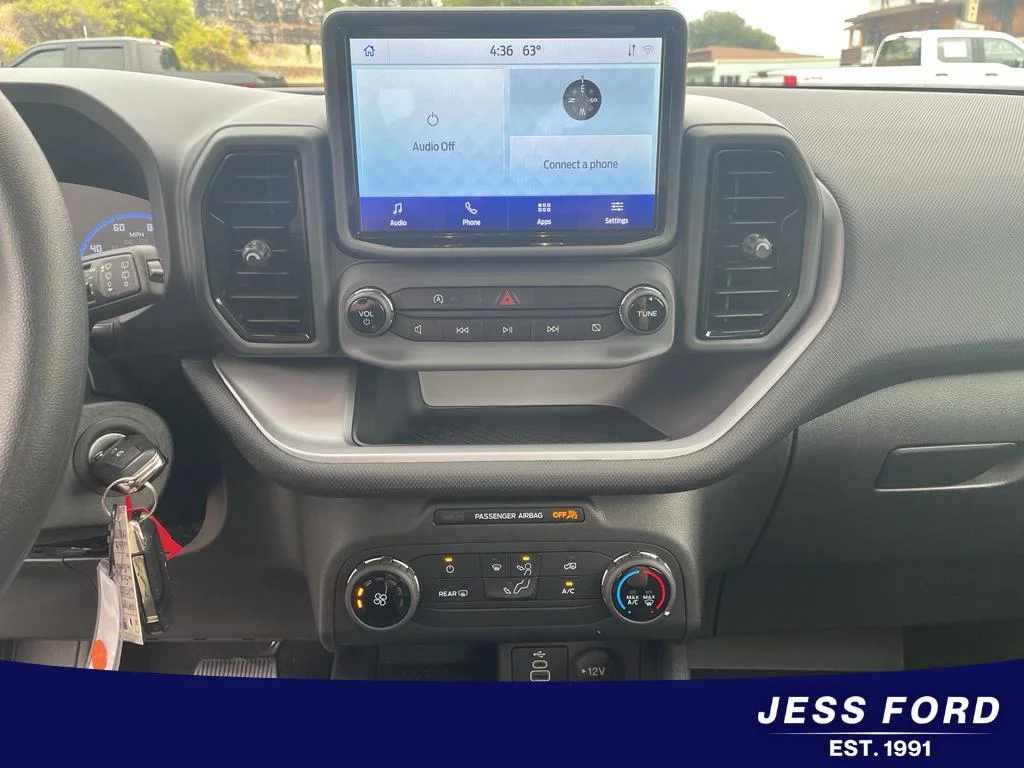 Used 2023 Oxford White Ford BASE image 17