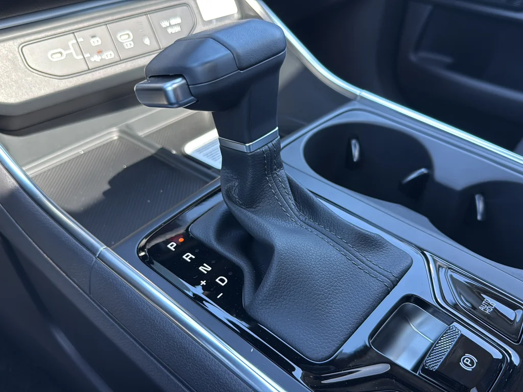New 2026 Snow White Pearl Kia SX Prestige image 23