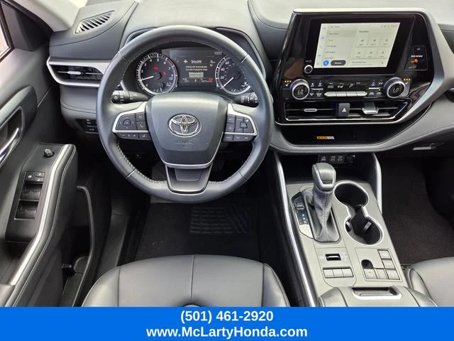 Used 2025 Magnetic Gray Metallic Toyota XLE image 14