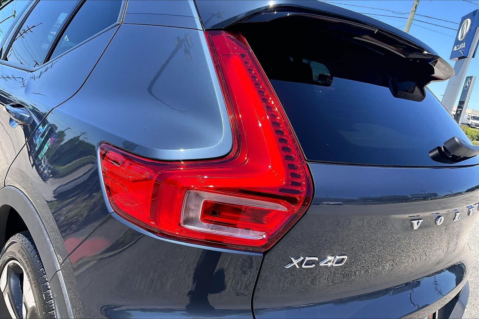 Used 2022 Denim Blue Metallic Volvo Momentum image 27