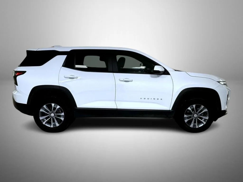 Used 2025 White Chevrolet LT image 4