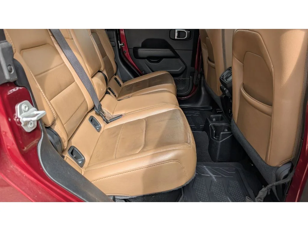 Used 2021 Snazzberry Pearlcoat Jeep Overland image 30