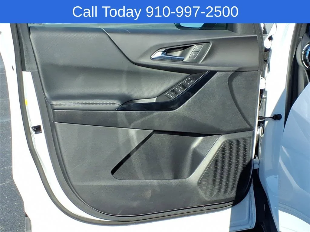 Used 2026 Summit White Chevrolet LT image 11