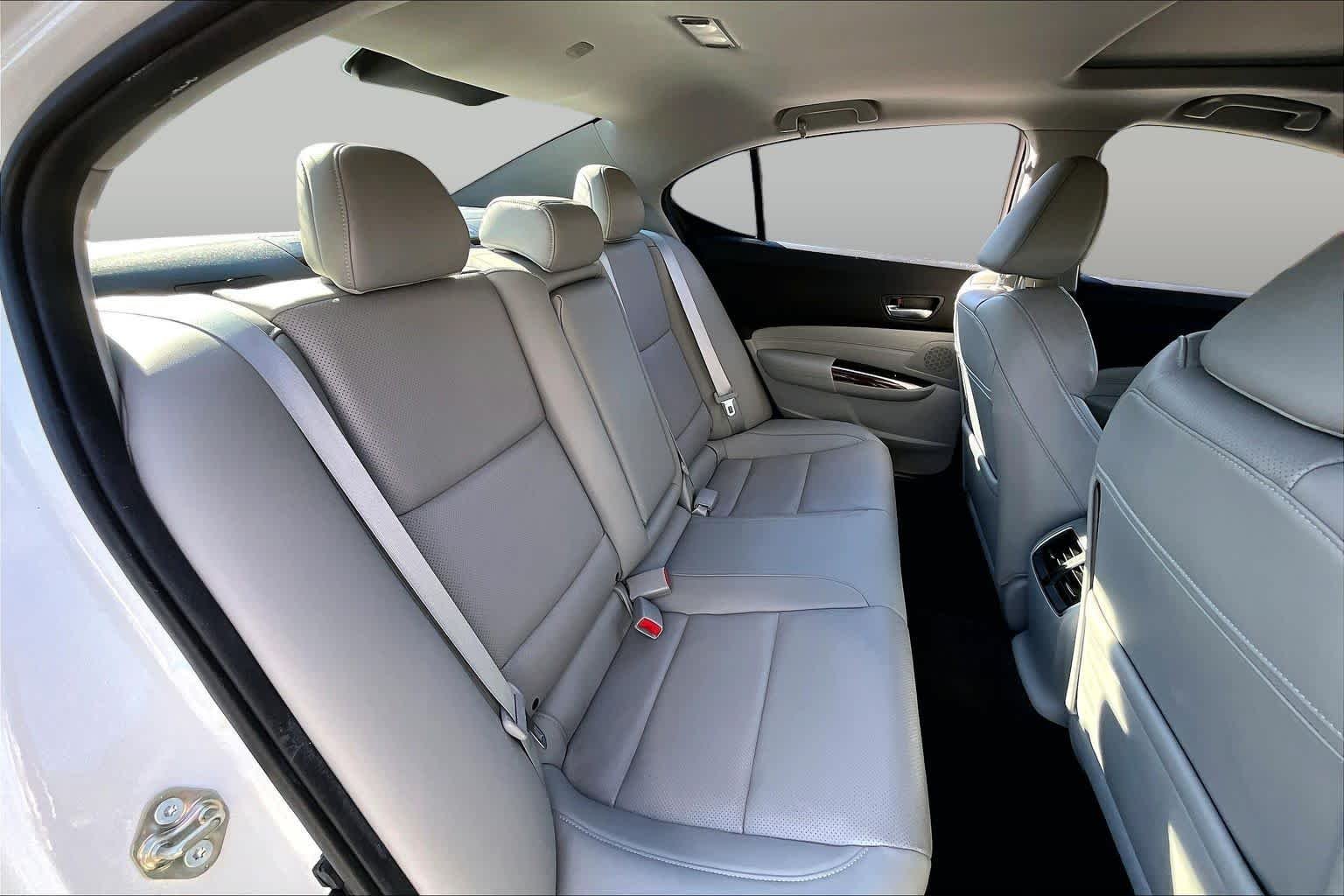 Used 2016 Bellanova White Pearl Acura V6 Tech image 29