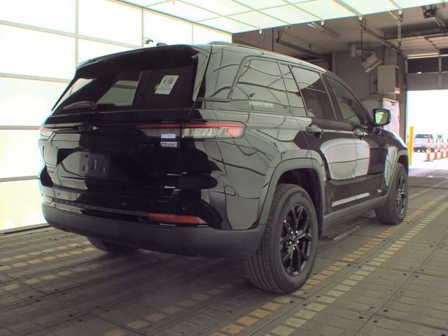 Used 2025 Jeep Grand Cherokee Altitude with VIN 1C4RJHAG9SC317713 for sale in Fairmont, Minnesota