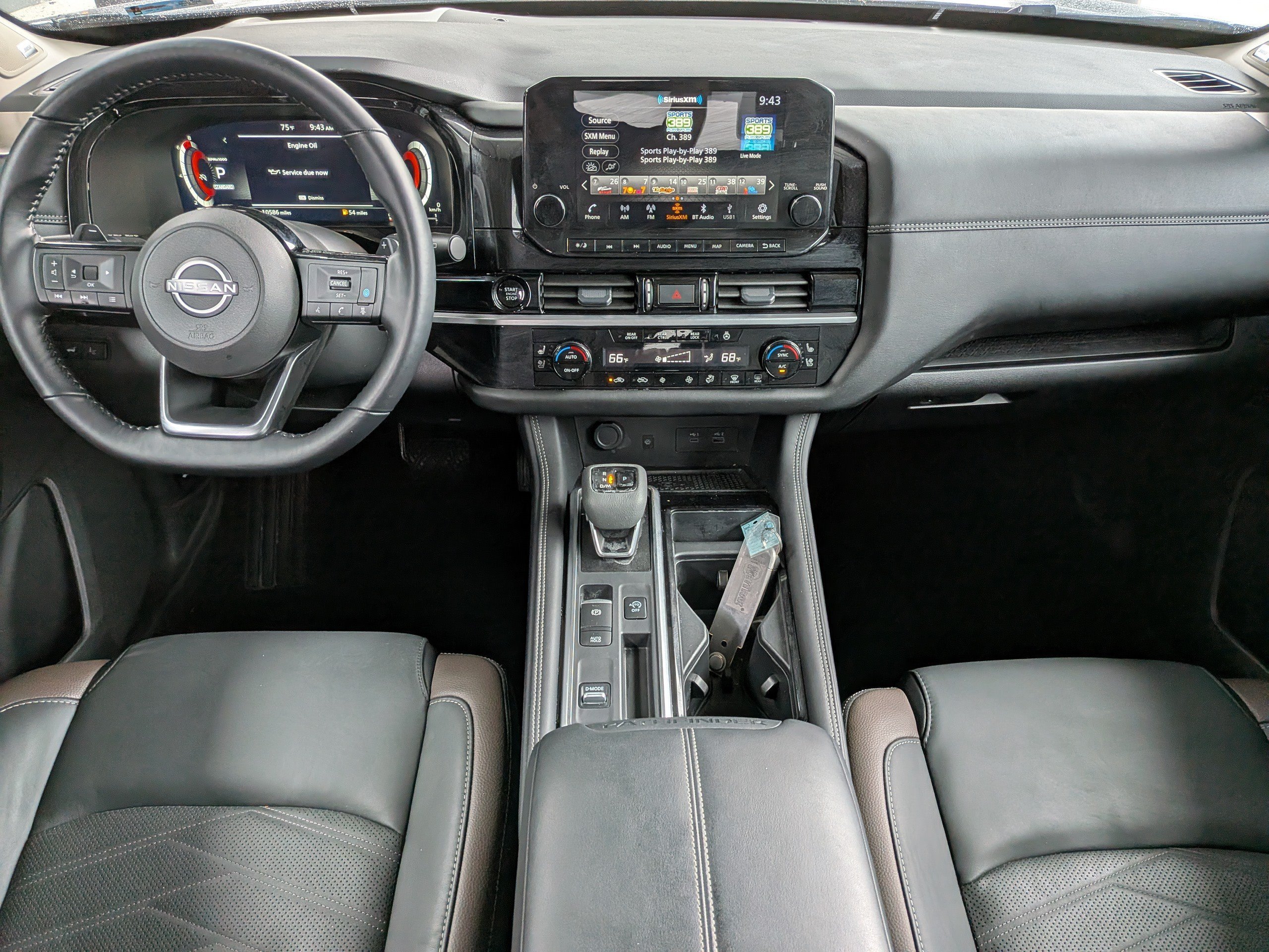 Used 2025 Gray Nissan Platinum image 11