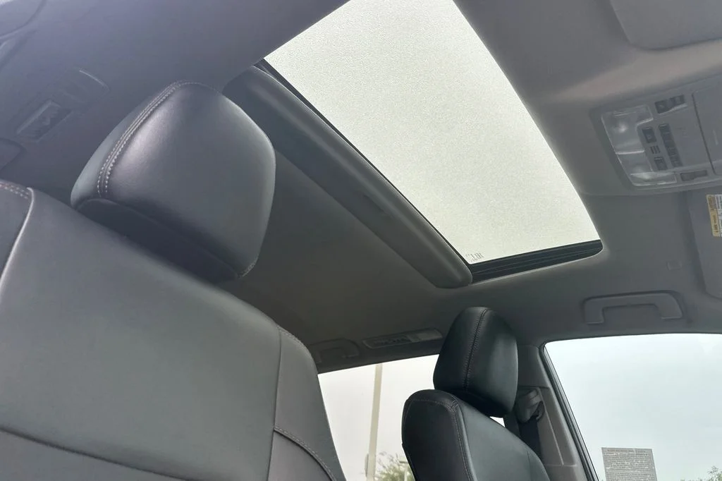 Used 2019 Ooh La La Rouge Mica Toyota XLE image 22