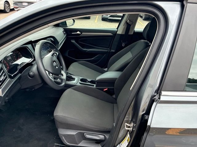 Used 2019 Gray Volkswagen 1.4T S image 9