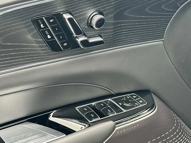 2025 Cadillac LYRIQ Sport 1 - Photo 14