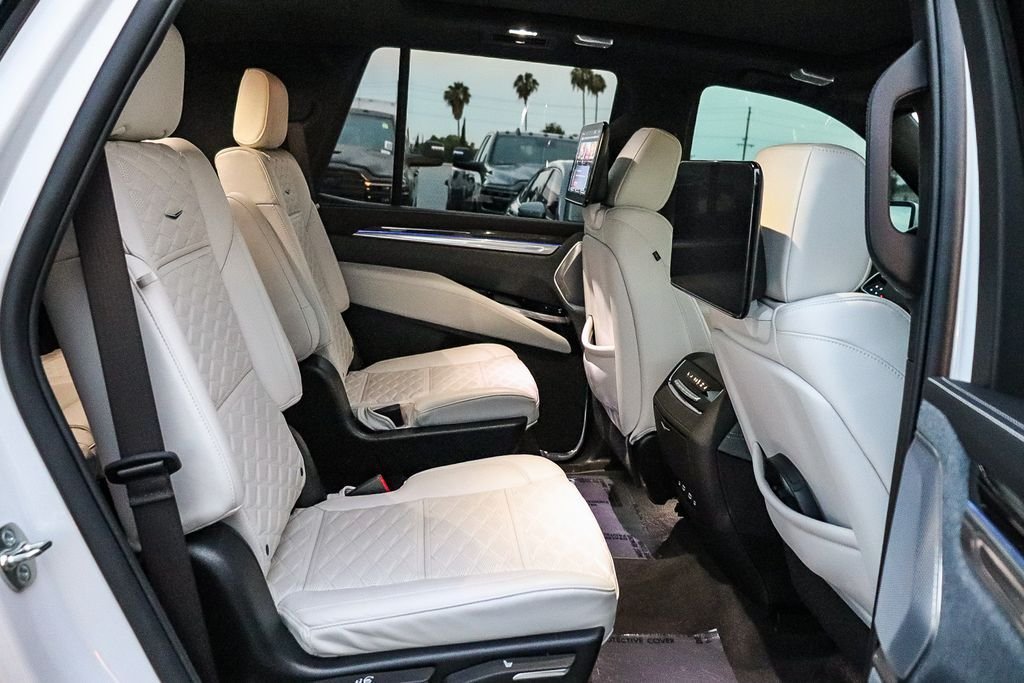 Used 2025 Crystal White Cadillac V-Series image 18