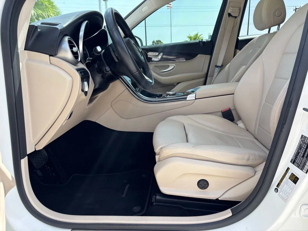 Used 2019 White Mercedes-Benz GLC 300 image 6