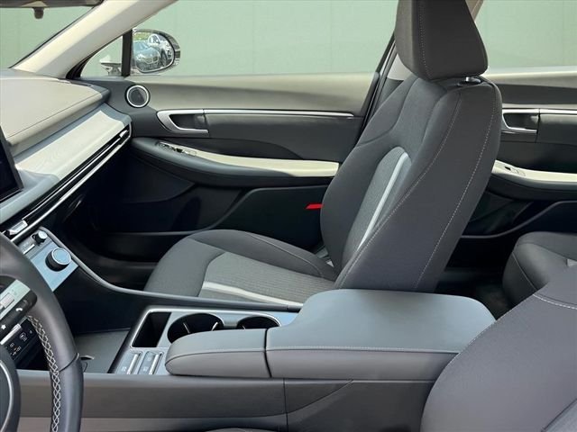 Used 2026 White Hyundai SEL Sport image 9