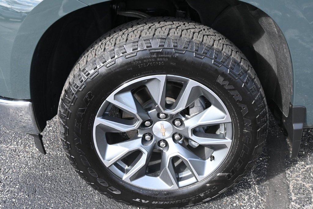 Used 2025 Cypress Chevrolet LT image 13