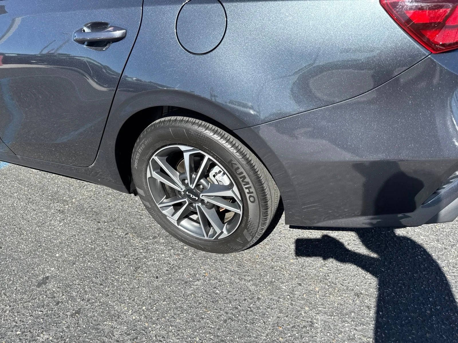 Used 2023 Gravity Gray Kia LXS image 10