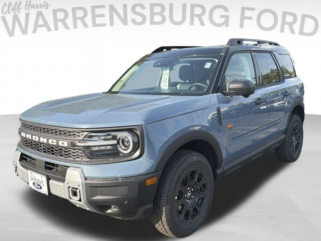 New 2026 Azure Gray Metallic Tri-Coat Ford Badlands® image 3