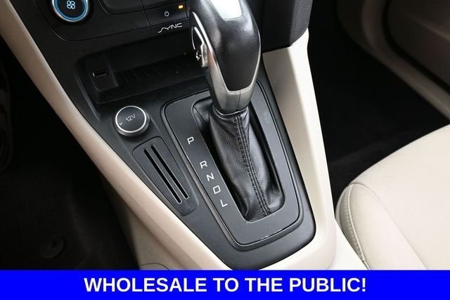 Used 2016 Red Ford SE image 25