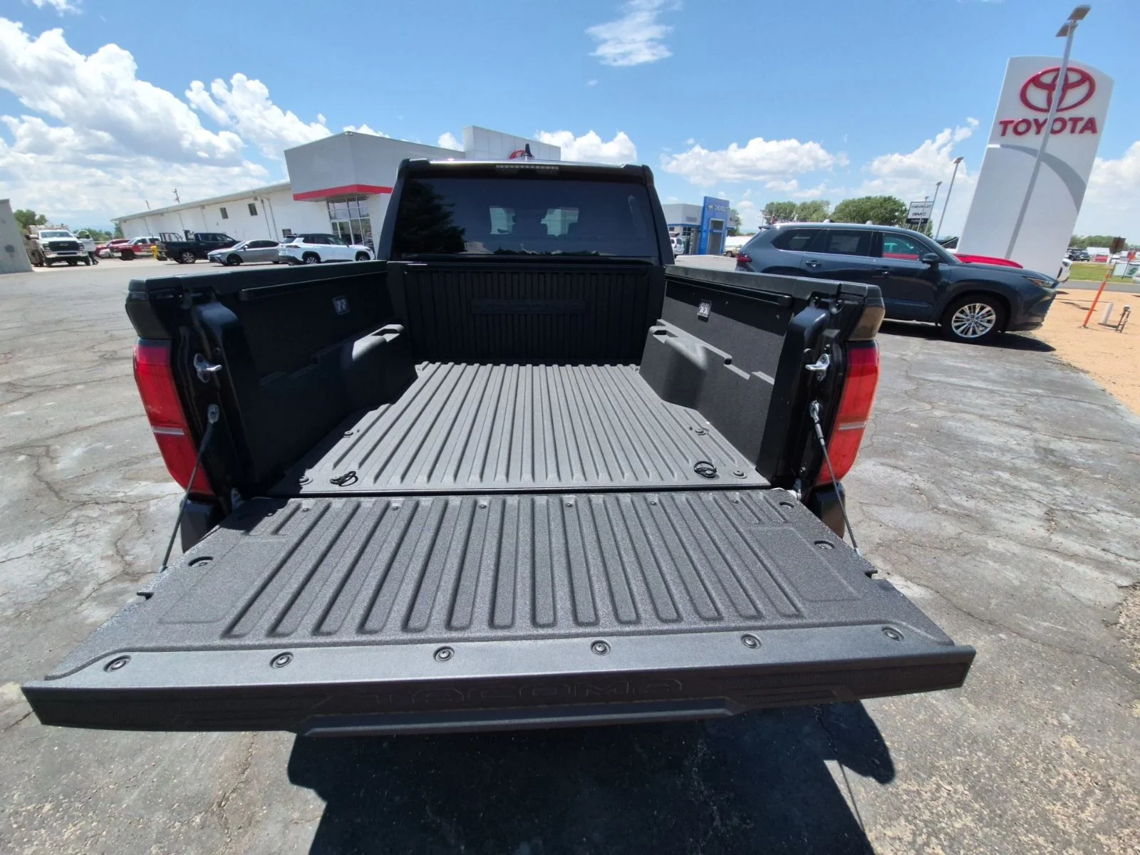 2026 Toyota Tacoma SR5 - Photo 13