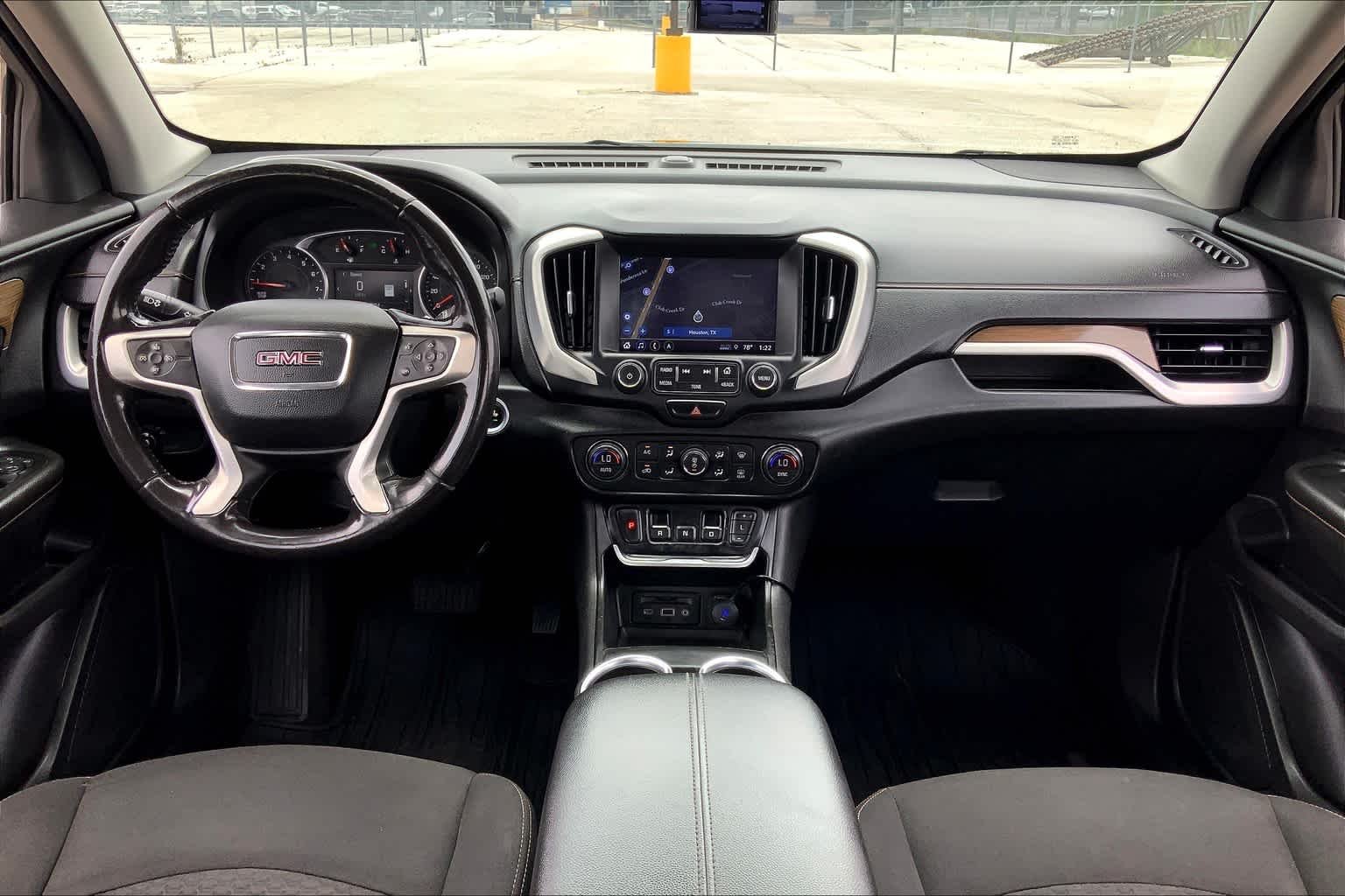 Used 2018 Graphite Gray Metallic GMC SLE image 15