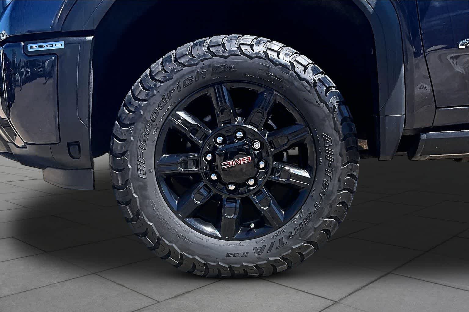 Used 2024 Titanium Rush Metallic GMC AT4 image 11