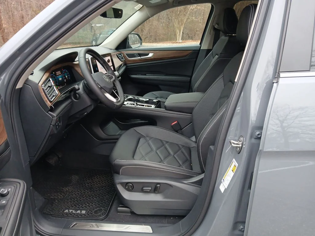 New 2026 Gray Volkswagen 2.0T SE w/Technology image 9