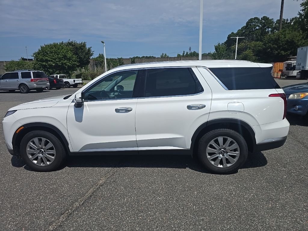 Used 2024 White Hyundai SEL image 8