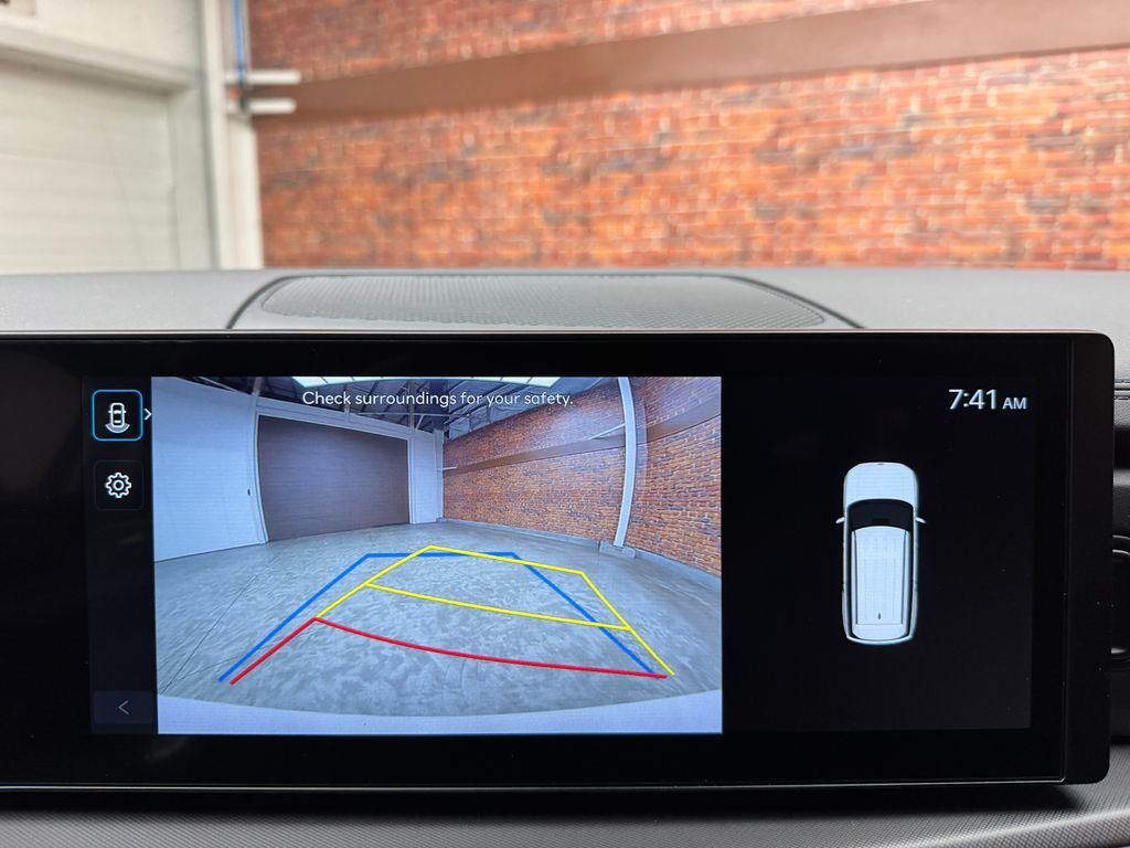 Certified Used 2025 White Hyundai SE image 21