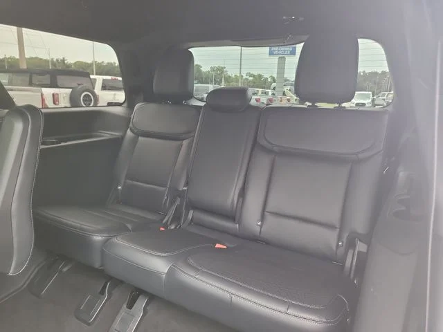 Used 2025 Silver Ford Platinum image 17