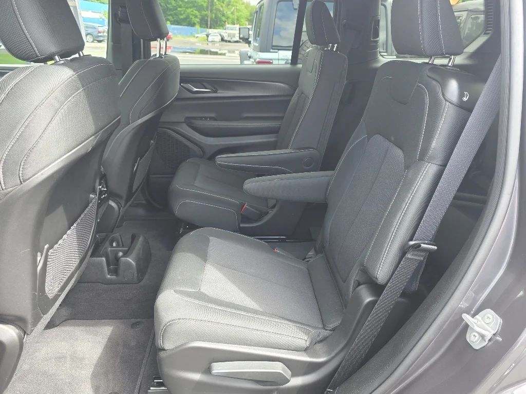Used 2026 Baltic Grey Metallic Clear Coat Jeep Laredo image 30