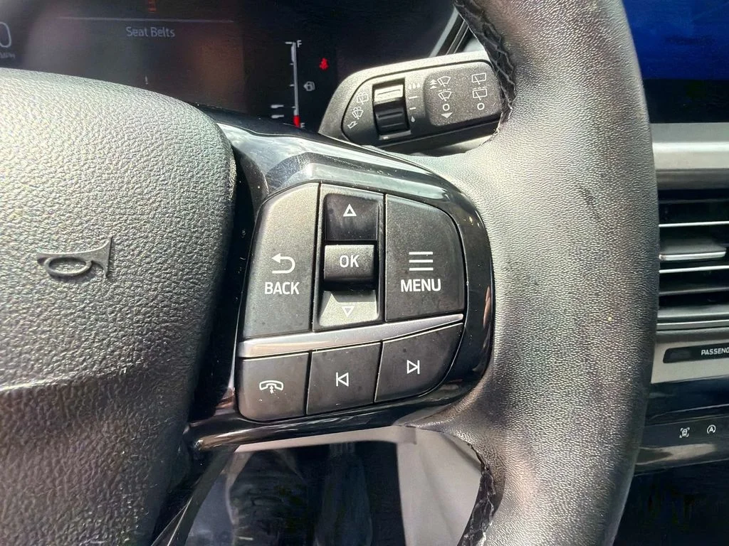 Used 2023 Red Ford Active image 27
