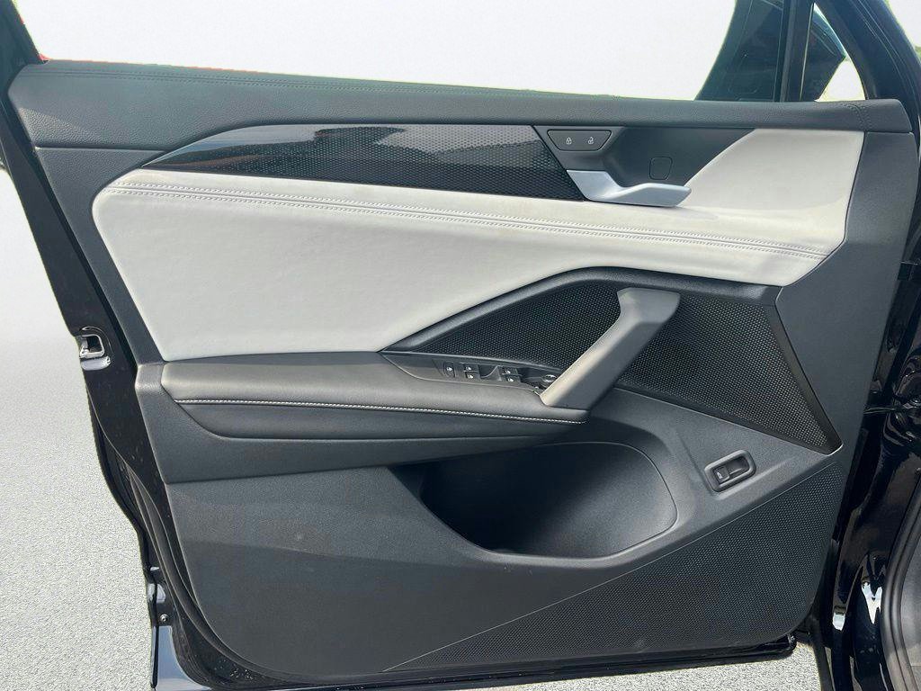 New 2026 Black Volkswagen 2.0T SE image 9