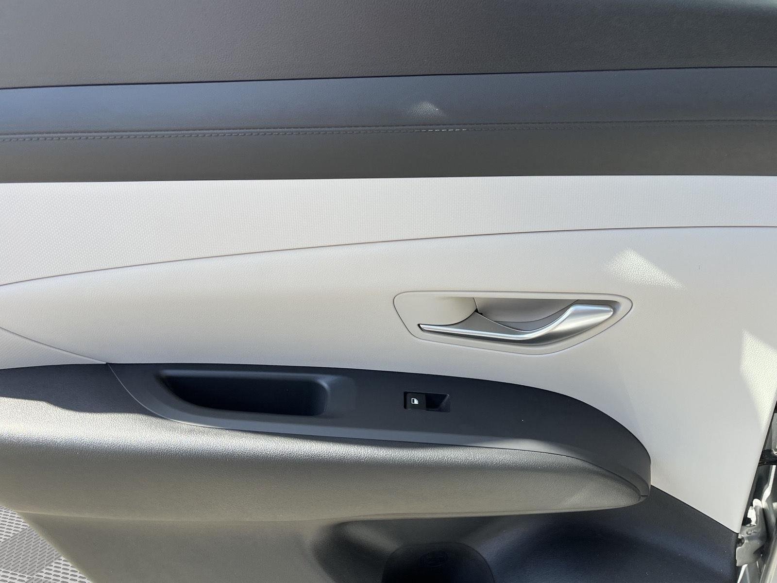 Used 2025 Shimmering Silver Hyundai SE image 12
