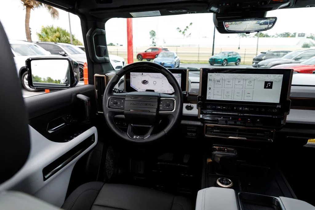 Used 2025 Black GMC 2X image 17