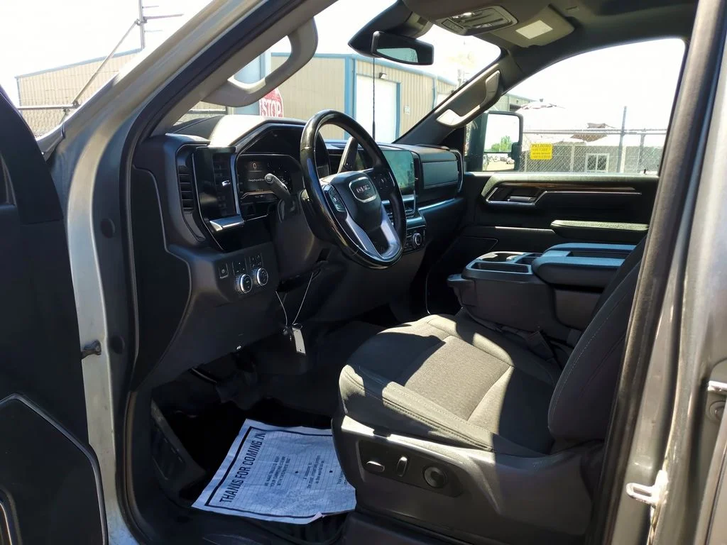 Used 2024 Sterling Metallic GMC SLE image 6