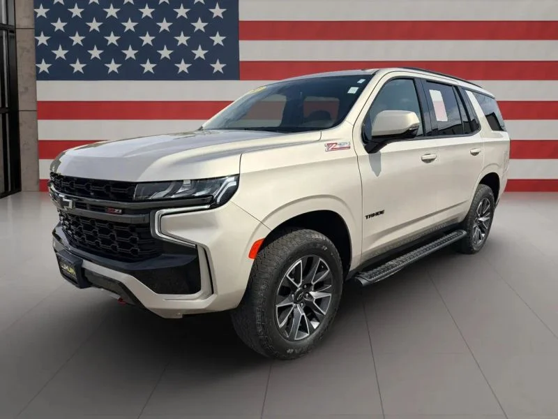 Used 2021 Silver Chevrolet Z71 Sport Utility 4D image 2