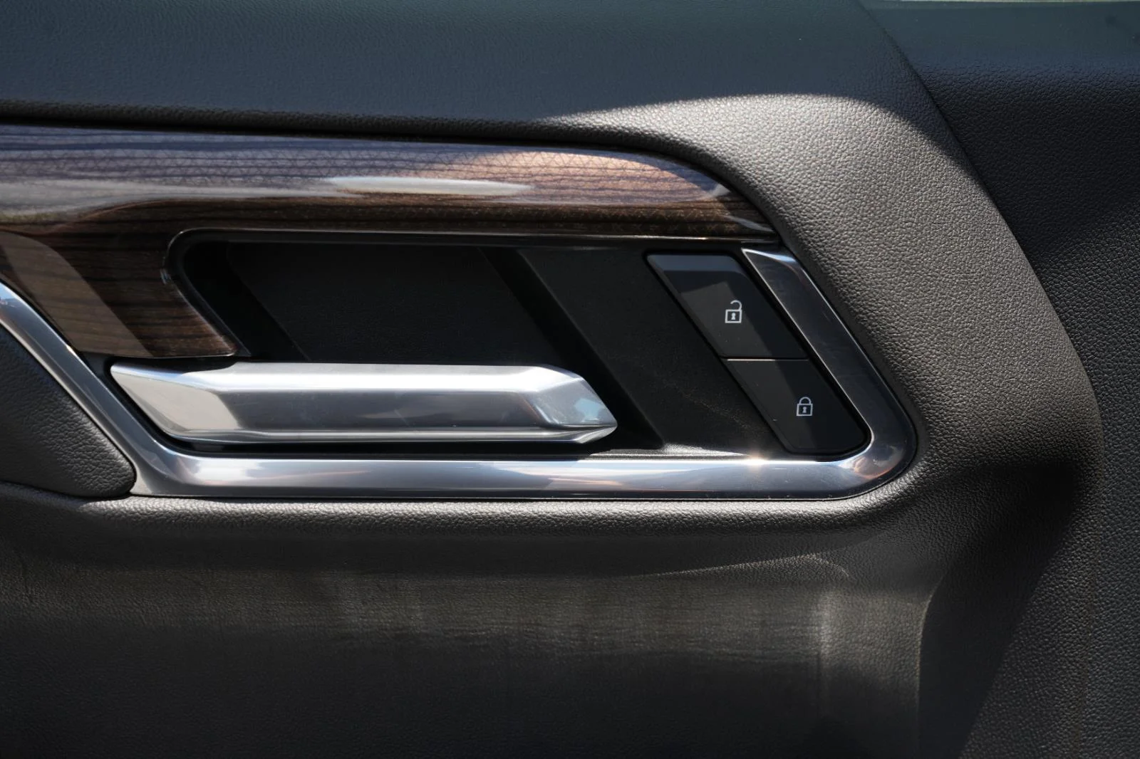 Used 2022 Dark Ash Metallic Chevrolet LT (2FL) image 17