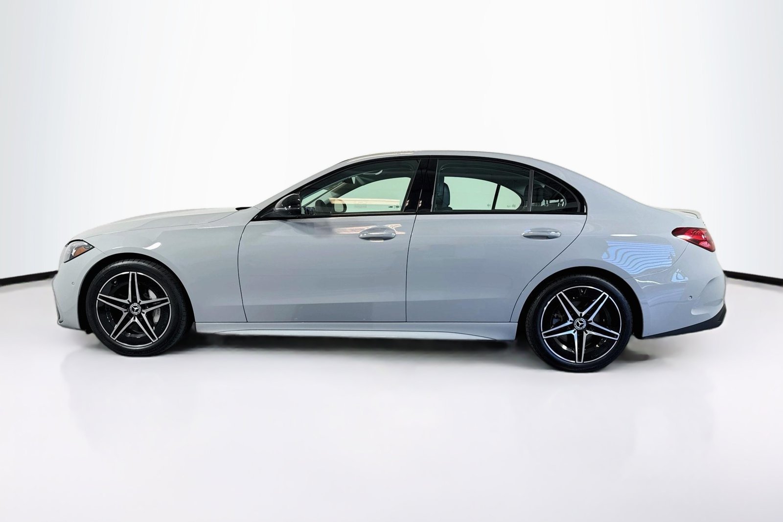 New 2026 Manufaktur Alpine Grey Mercedes-Benz C 300 image 8