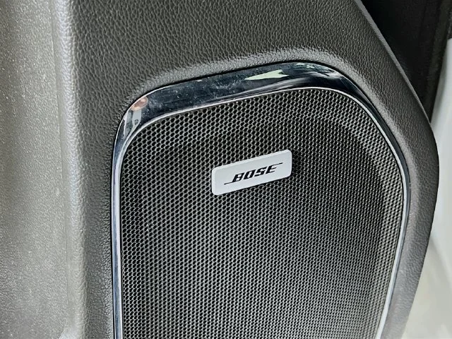 Used 2018 White GMC SLT image 31