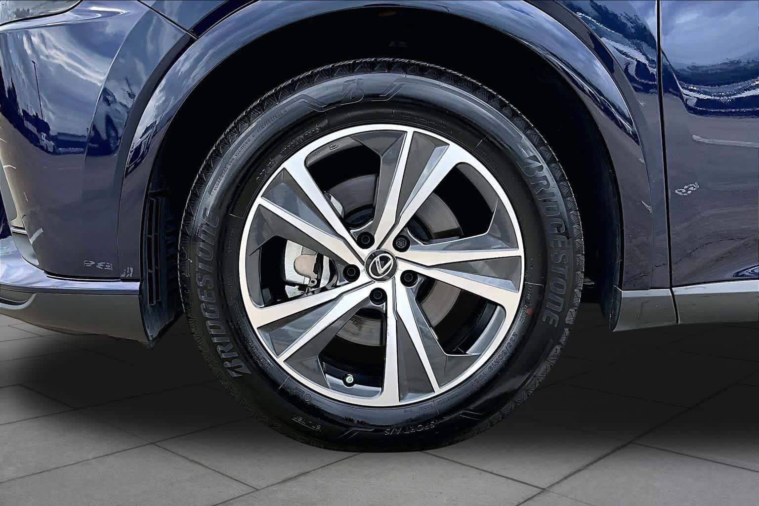 Used 2025 Nightfall Mica Lexus Premium image 11
