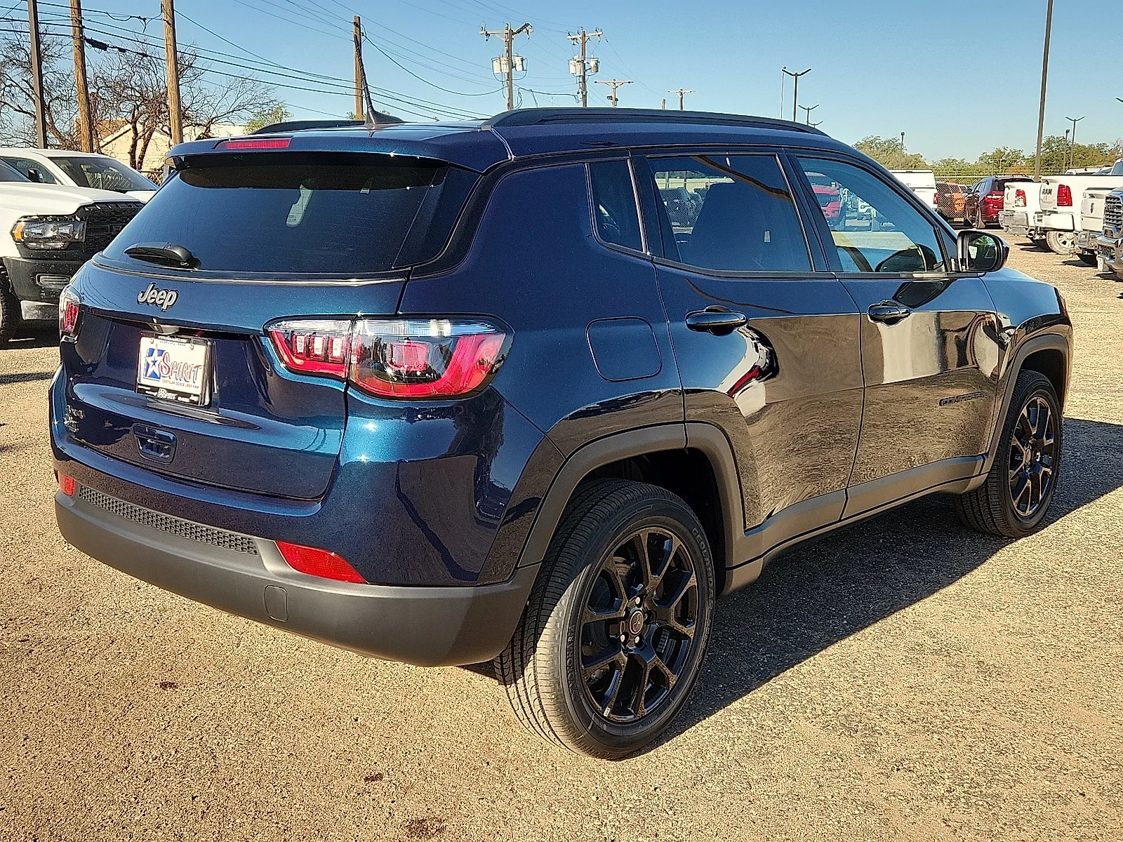 New 2026 PPS Fathom Blue Jeep LATITUDE 4X4 image 4