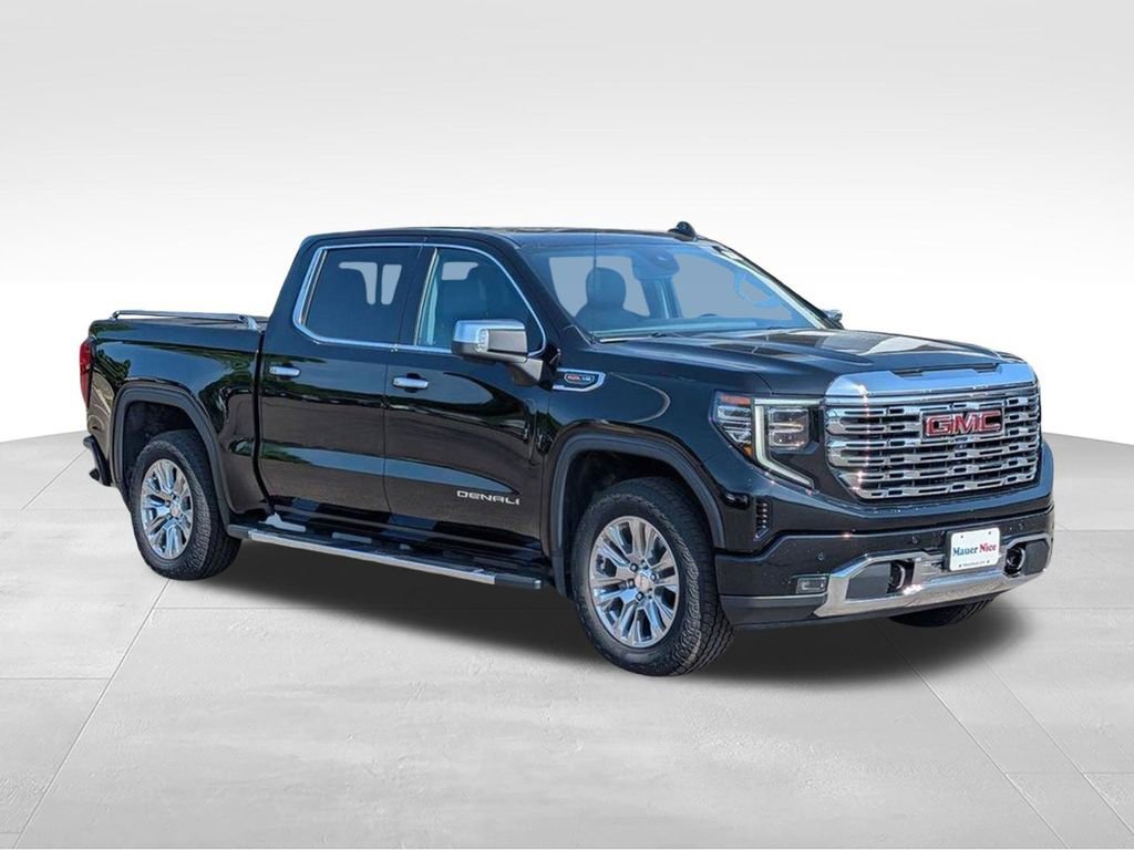 2022 GMC Sierra 4WD Crew Cab Short Box Denali's photo
