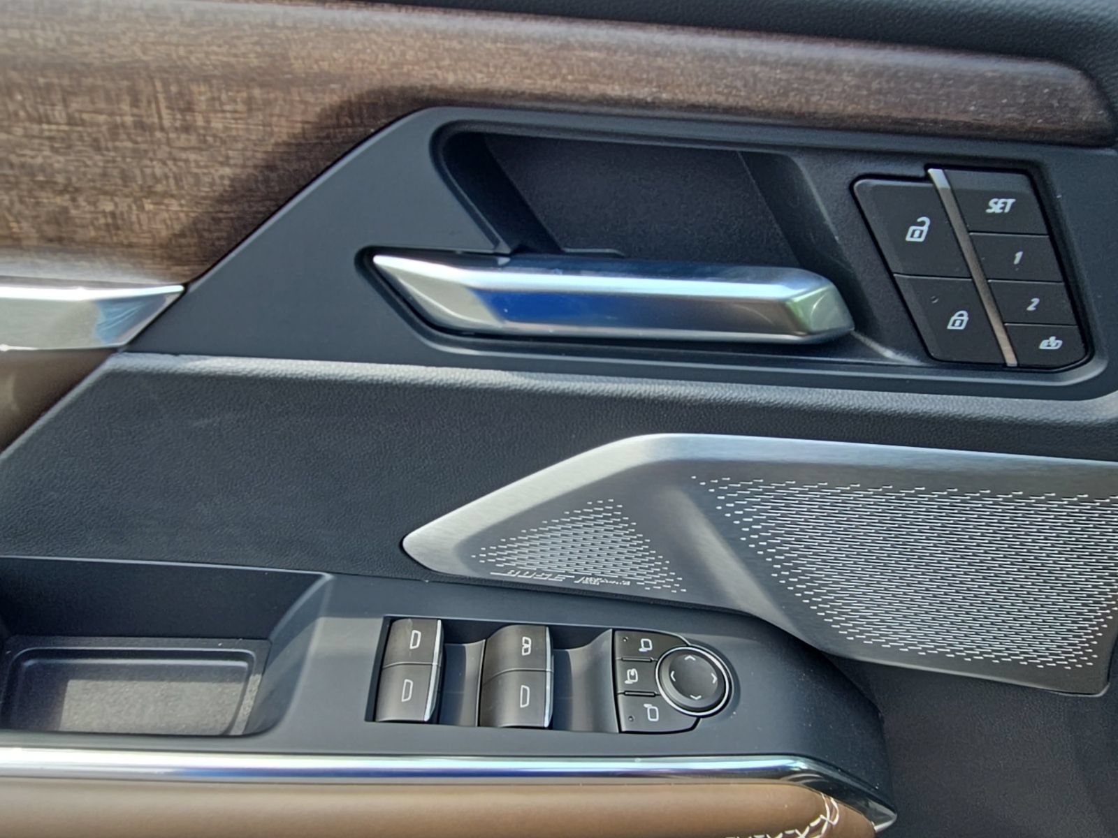 2026 GMC Acadia Denali Ultimate - Photo 31