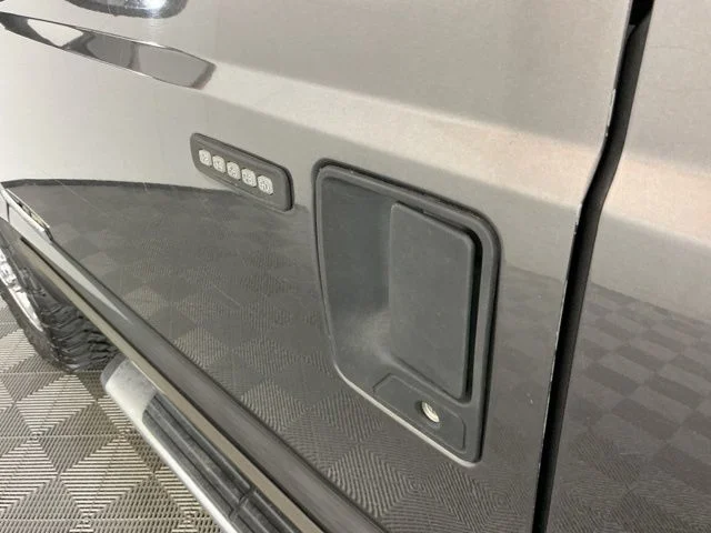 Used 2005 Dark Shadow Gray Clearcoat Metallic Ford Lariat image 8